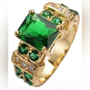 Elegant Women's Green Gemstone Gold Ring